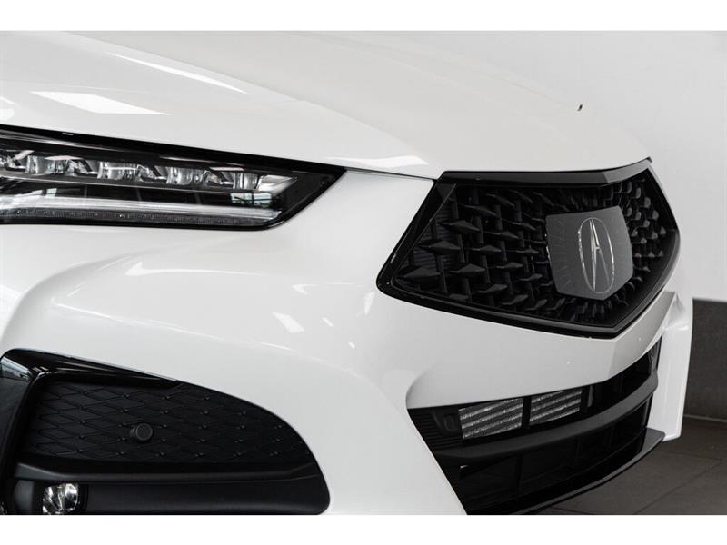 2022
Acura
TLX