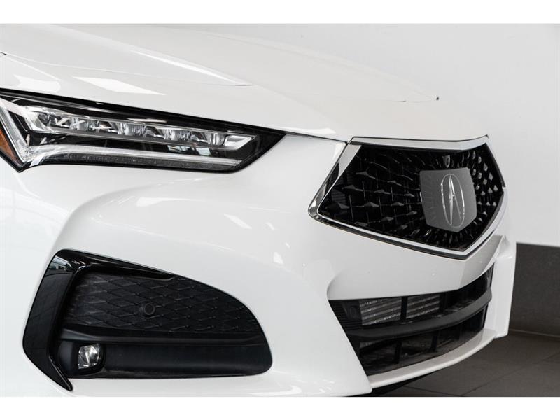 2022
Acura
TLX